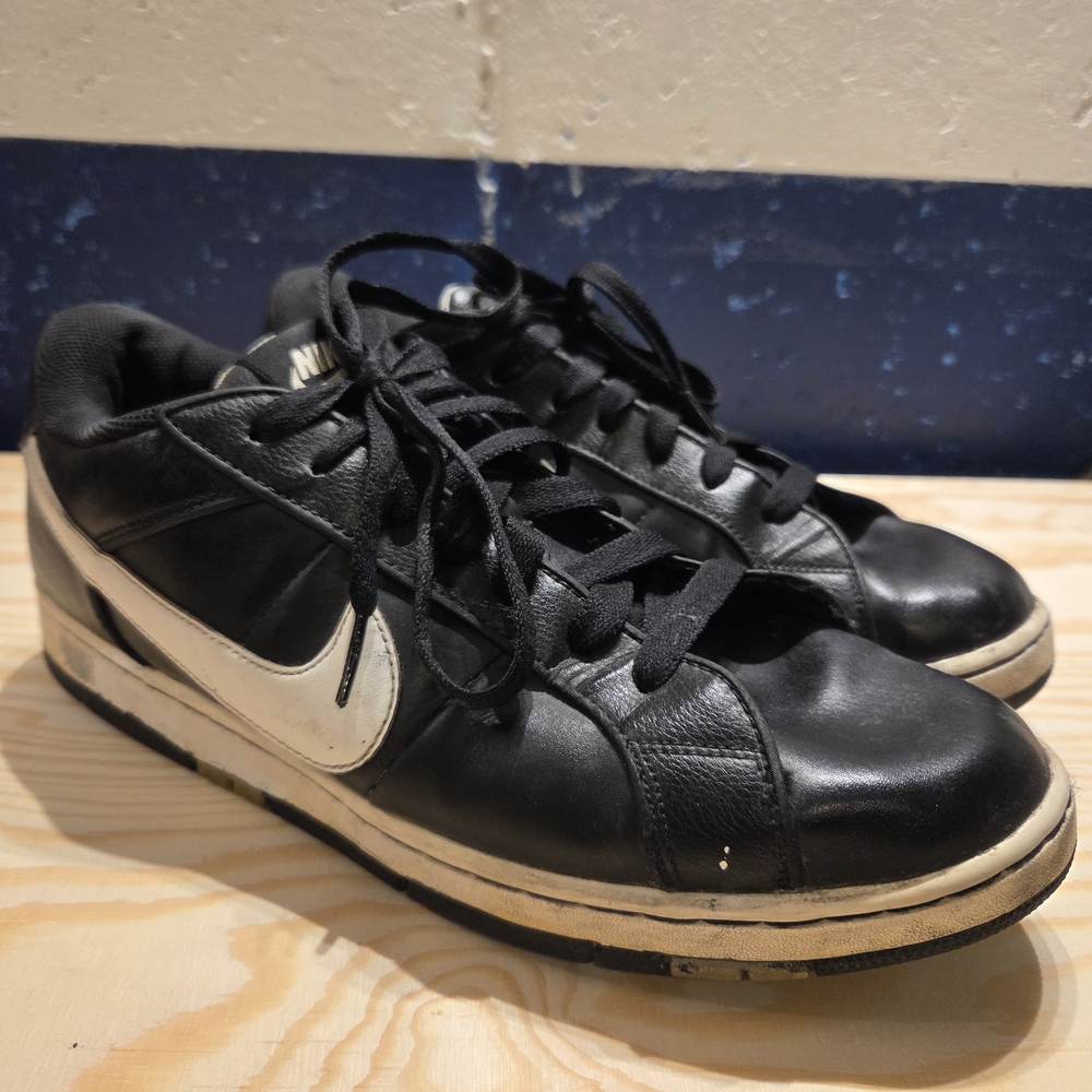 Nike Air Prestige Low Men's Black & White Sneakers (Size 12)